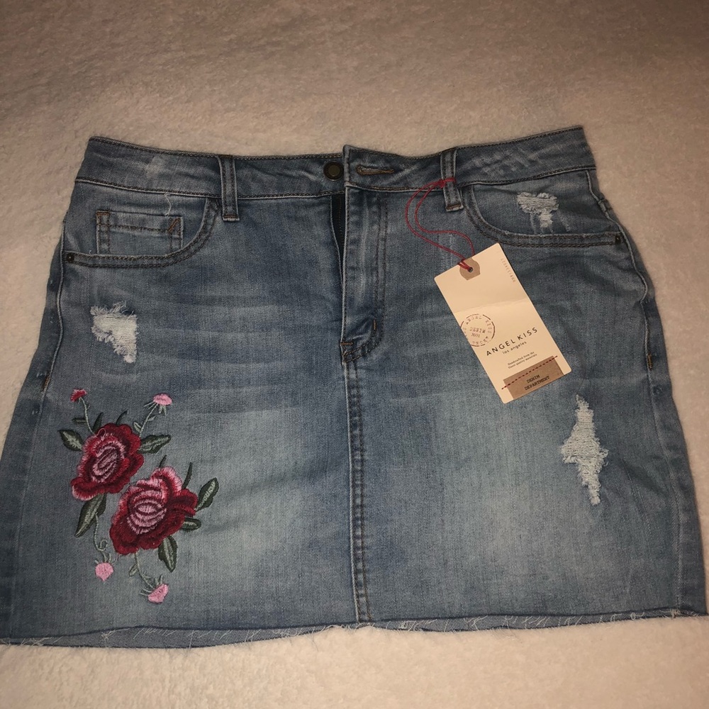 Mini skirt - (angle kiss) brand. -marshals